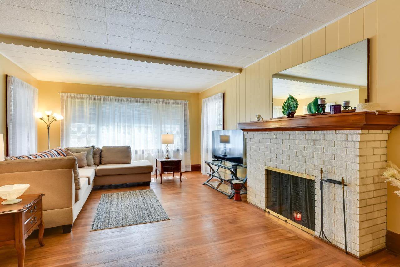 Vacation About 8 Mi From Canalside! Holiday home Buffalo