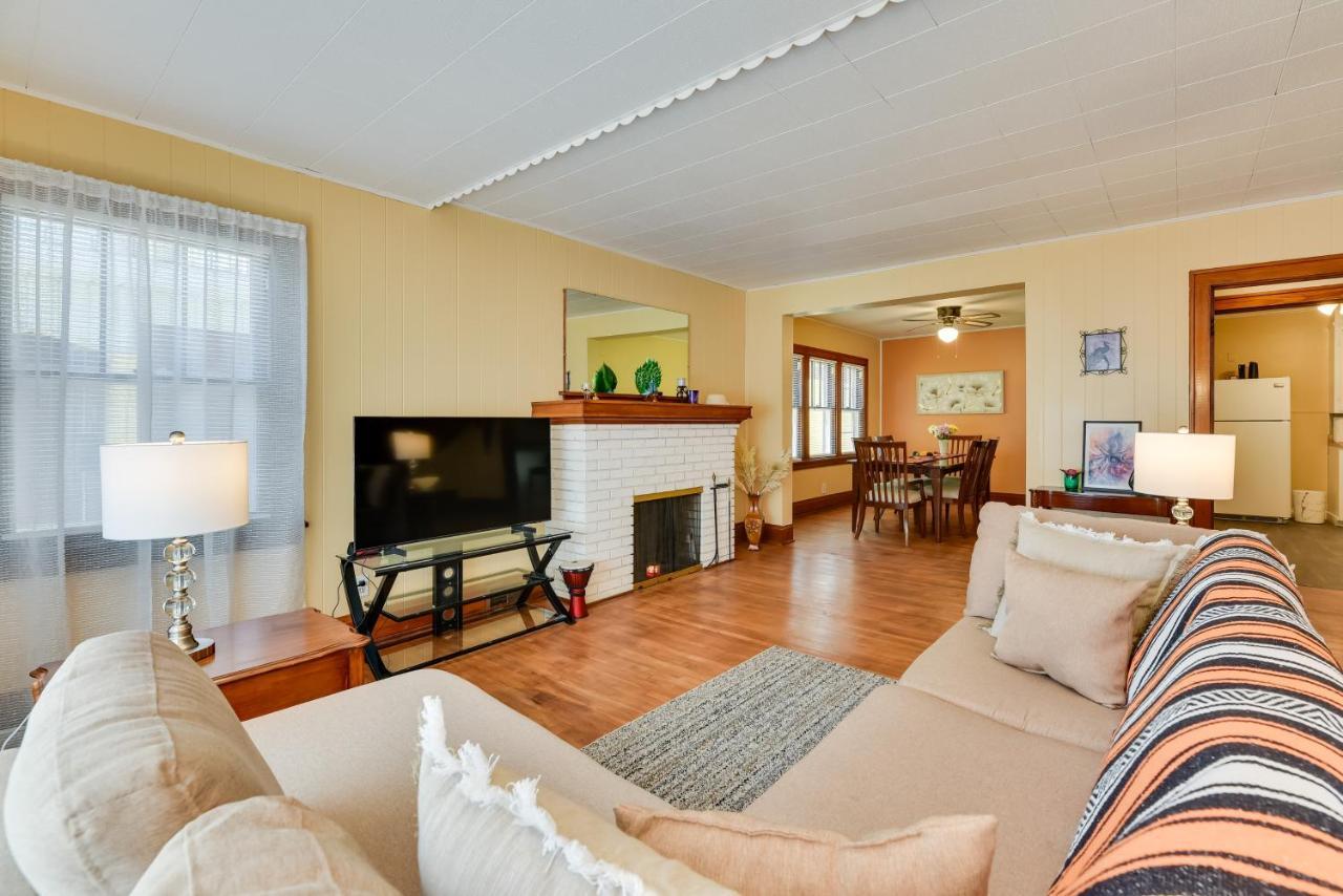 Holiday home Vacation About 8 Mi From Canalside! *